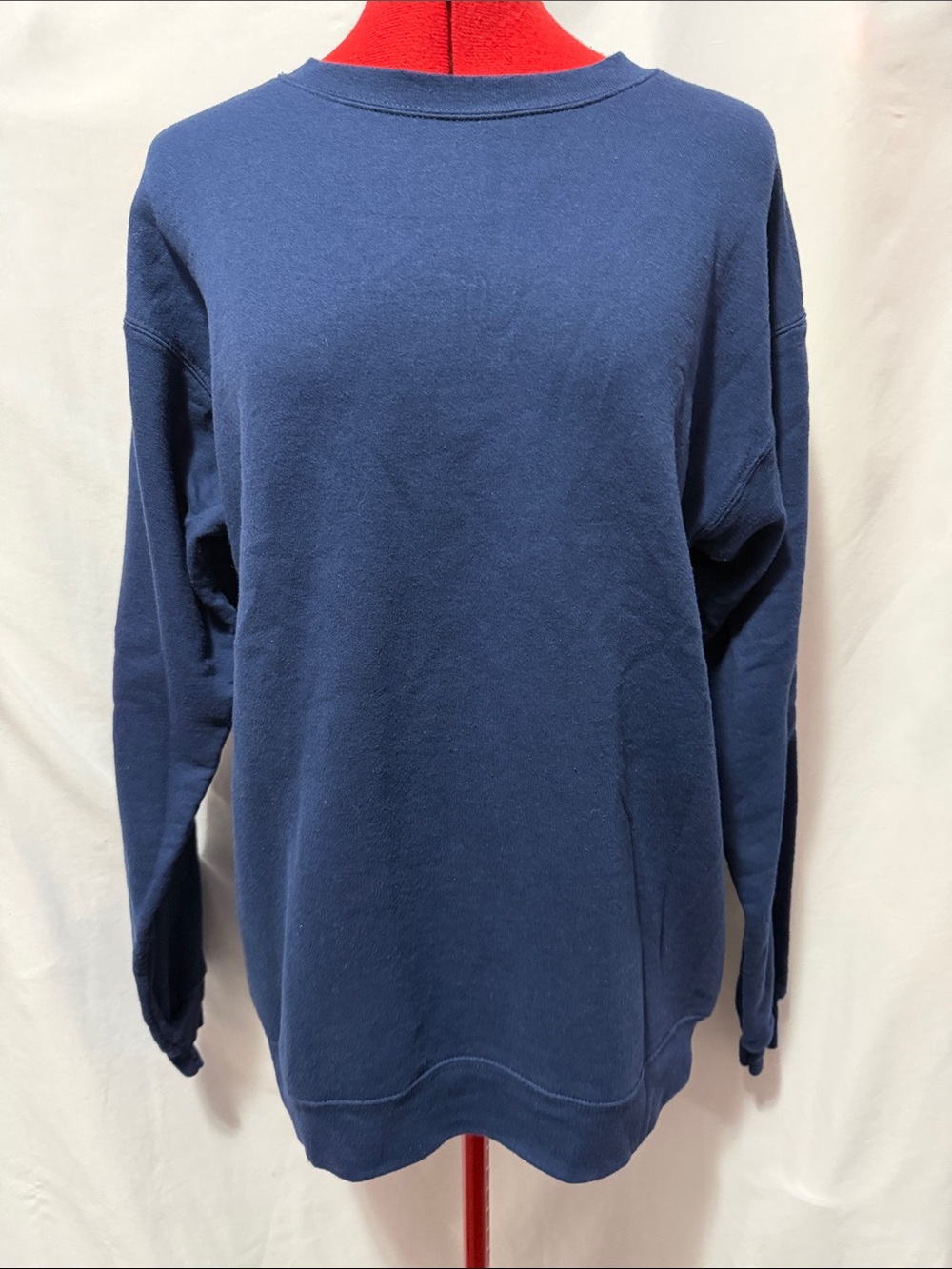 Hanes Men's Navy Blue Crewneck Sweatshirt